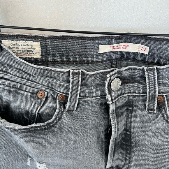 Levi’s Premium Wedgie Straight Black Distressed Raw Hem Jeans - Picture 3 of 4